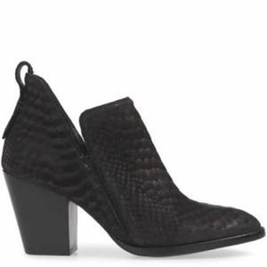 Jeffrey campbell black leather  snake print ankle boots 9.5